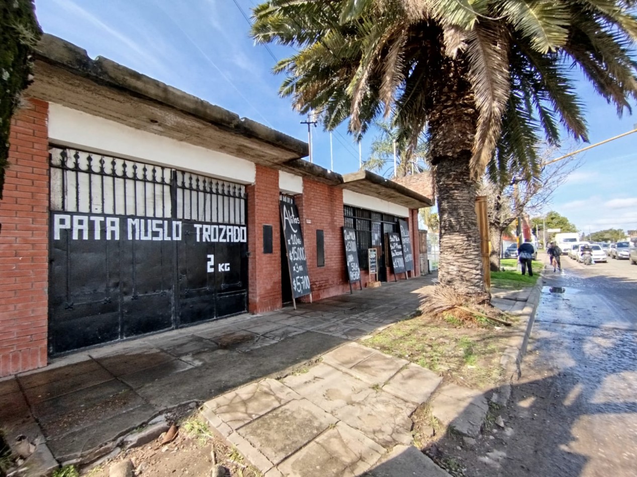 Propiedad Versatil, lista para adaptarse a distintos Proyectos Comerciales o Industriales.