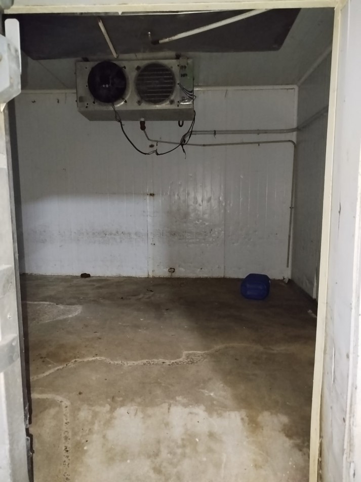 Propiedad Versatil, lista para adaptarse a distintos Proyectos Comerciales o Industriales.