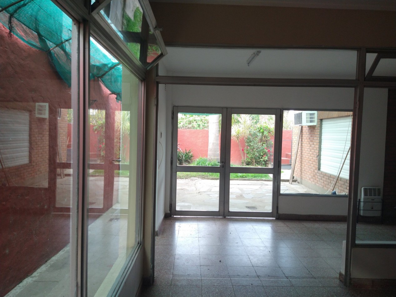  Gran casa con 6 dormitorios. Ideal familia numerosa o emprendimiento comercial