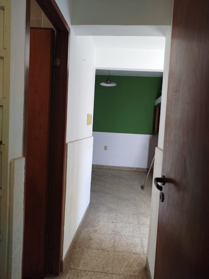  J P Lopez 900. A 6 cuadras de la Av Almirante Brown