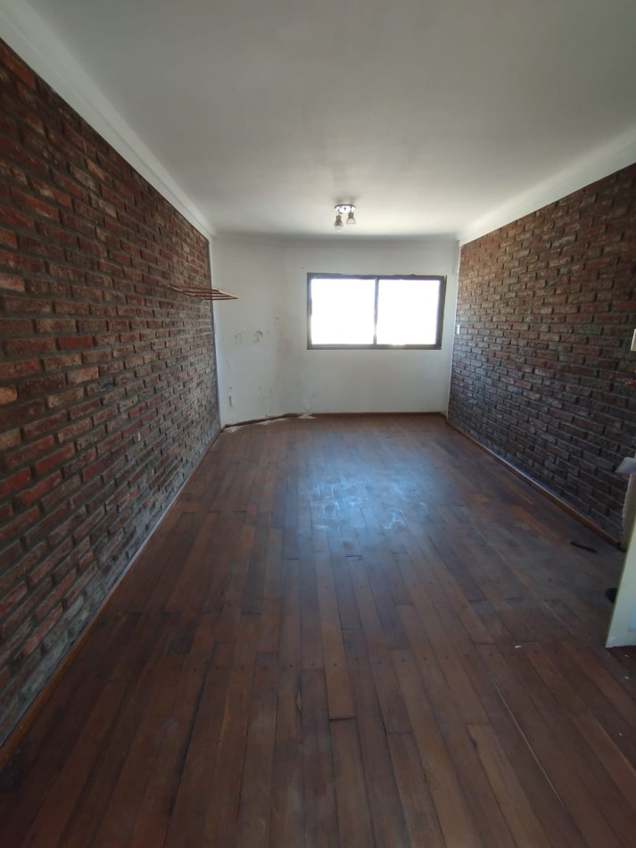  J P Lopez 900. A 6 cuadras de la Av Almirante Brown