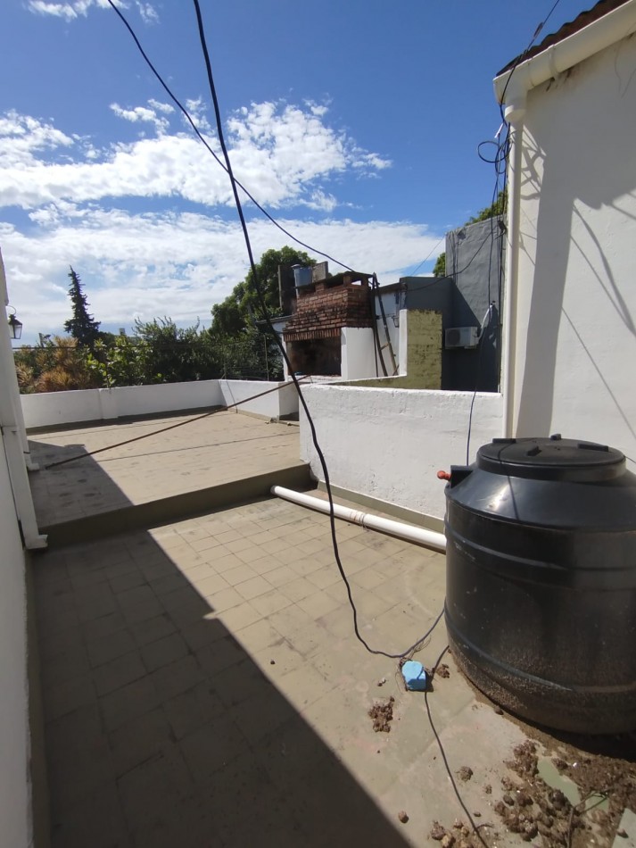  J P Lopez 900. A 6 cuadras de la Av Almirante Brown