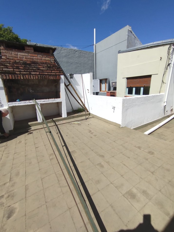  J P Lopez 900. A 6 cuadras de la Av Almirante Brown