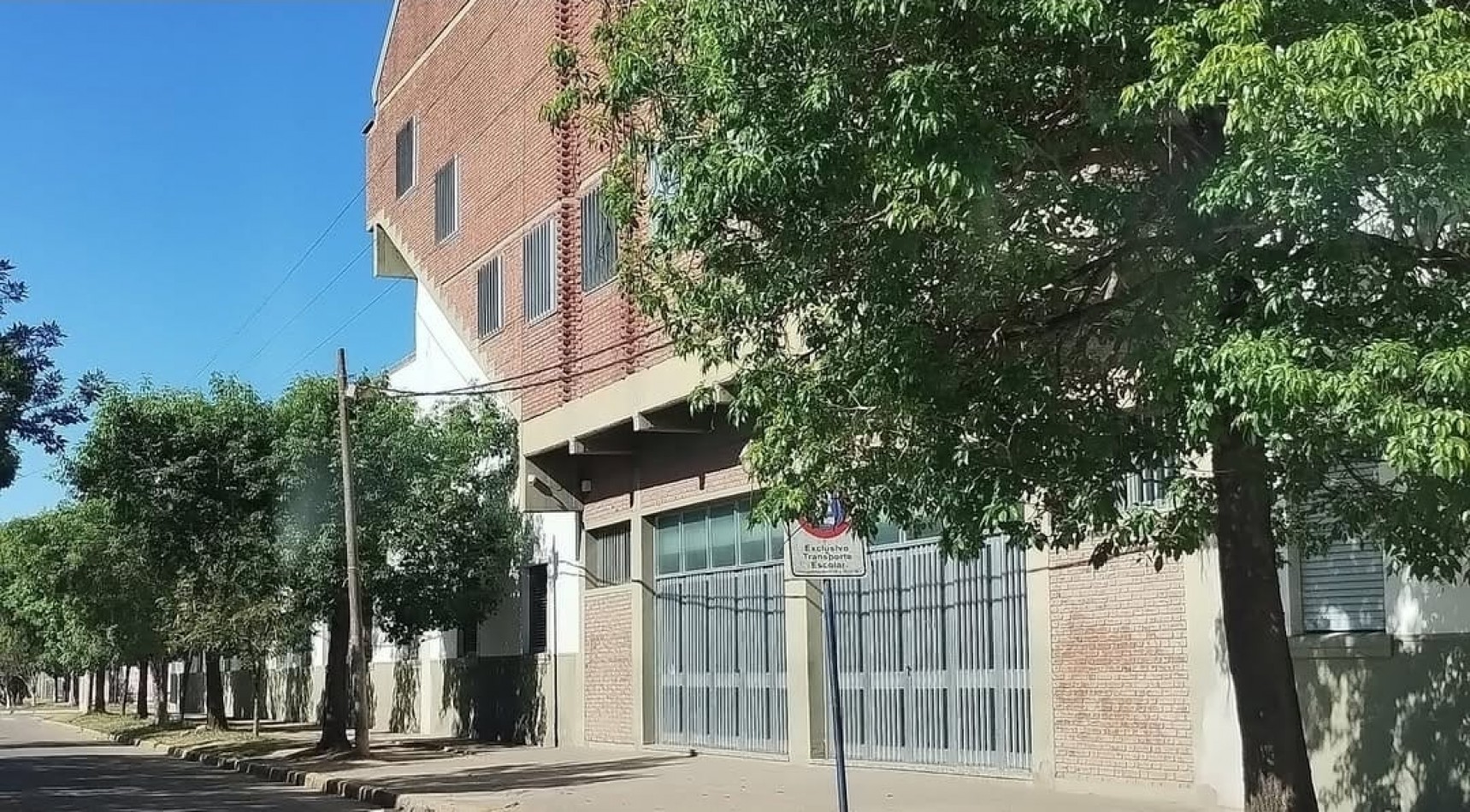 Casa frente COLEGIO VERNA