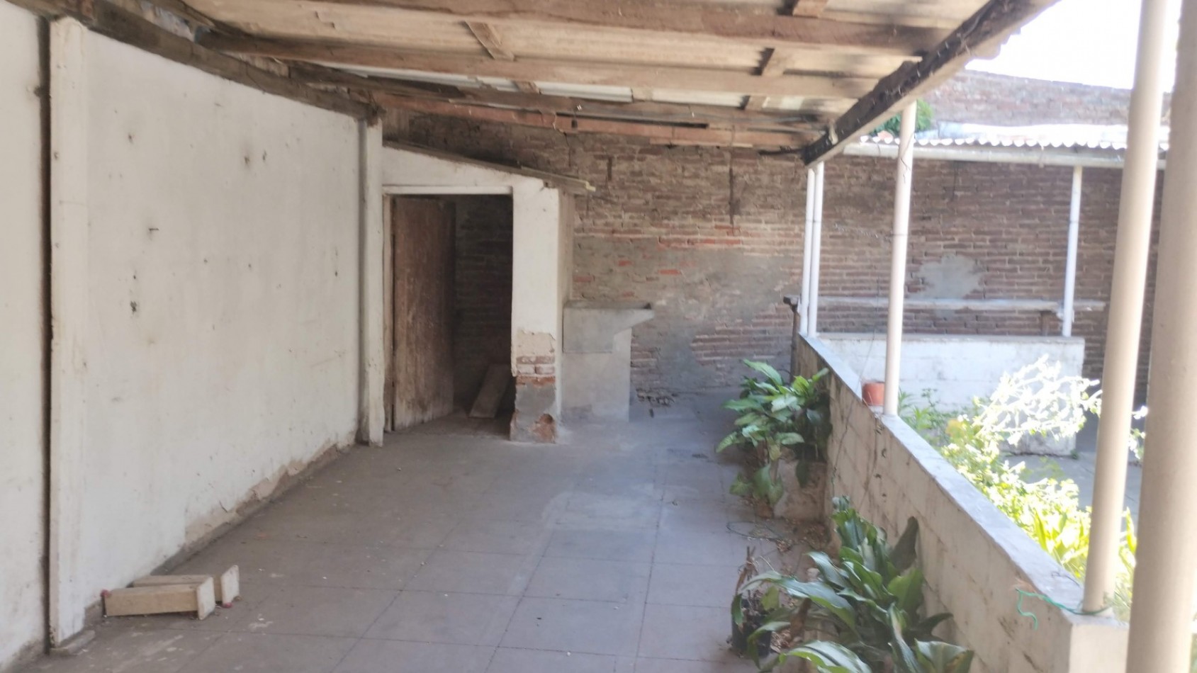 Casa frente COLEGIO VERNA