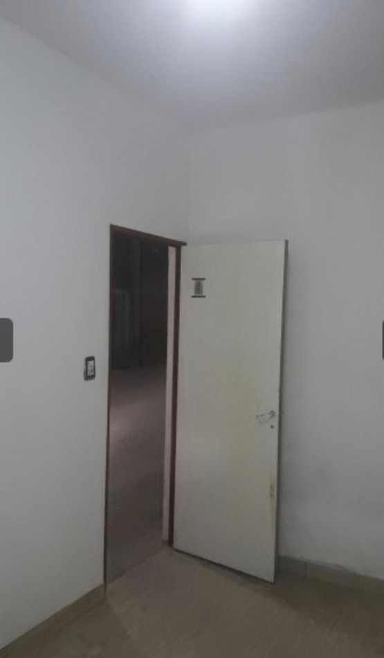 Excelente deposito a metros  Av. Aristobulo del Valle