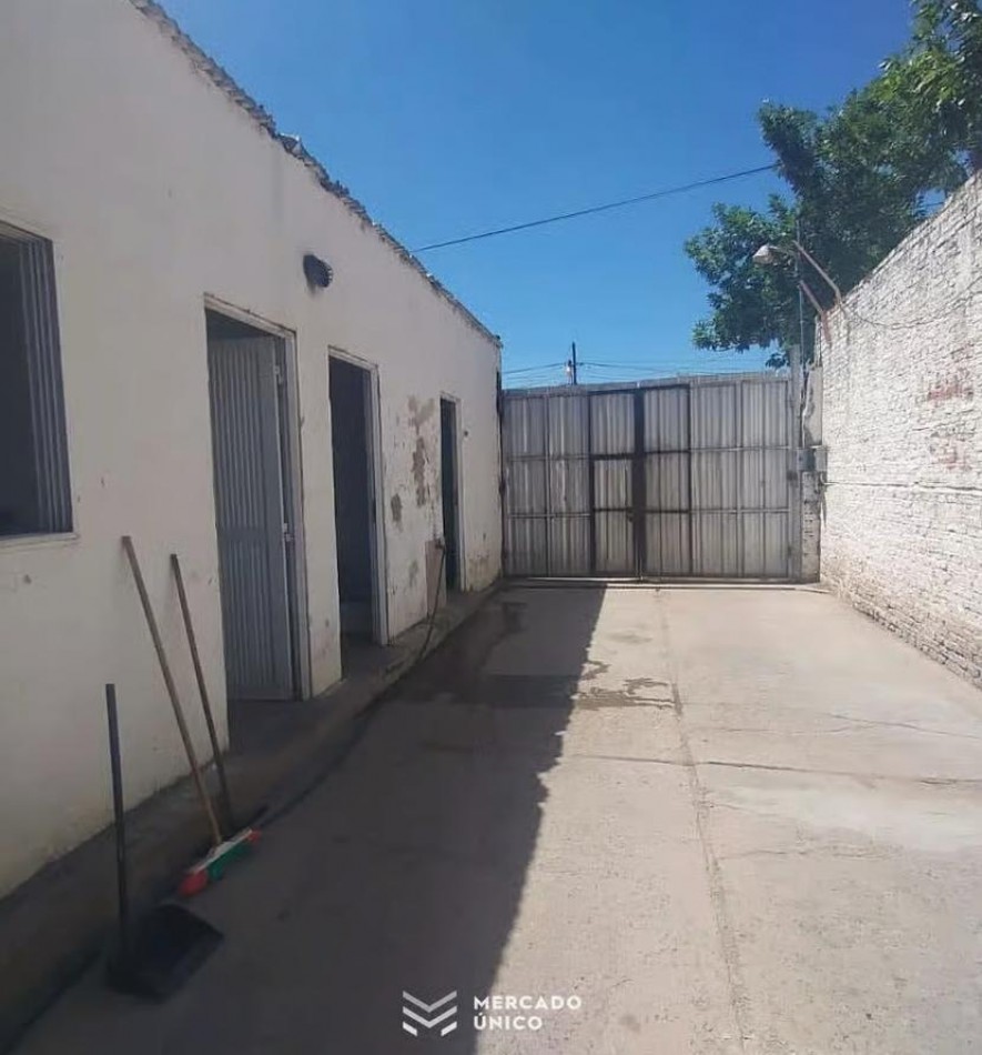 Propiedad Versatil, lista para adaptarse a distintos Proyectos Comerciales o Industriales.
