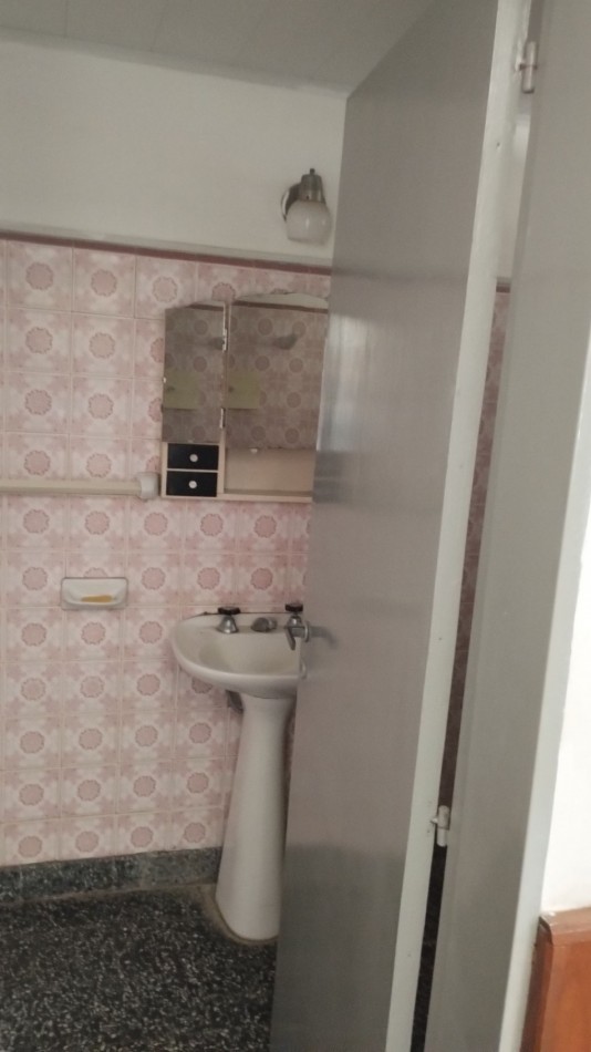 Casa frente COLEGIO VERNA