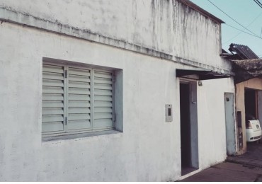 Casa frente COLEGIO VERNA