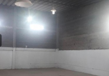 Excelente deposito a metros  Av. Aristobulo del Valle